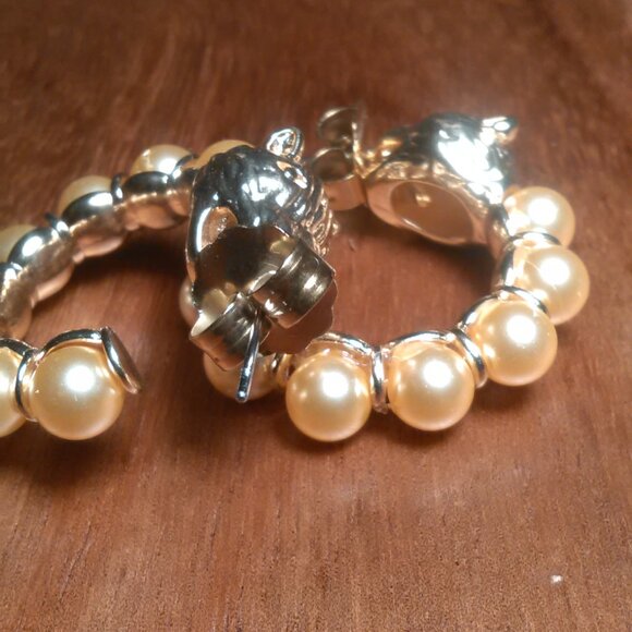 Golden Shell Pearl and Leopard Lock Goldtone Half Hoop Earrings - Picture 6 of 16